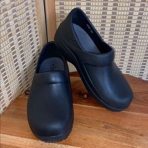 Crocs Neria Pro II Women's 6 Work Black Clogs
